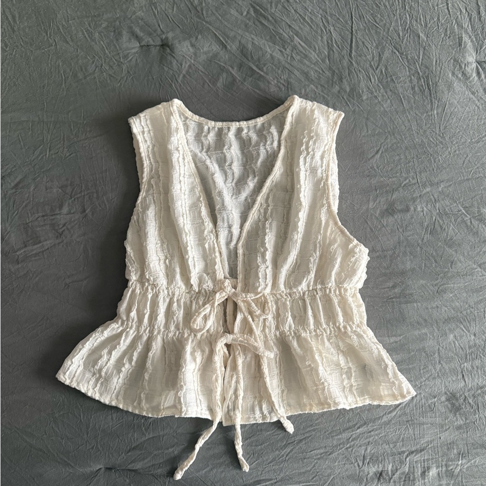 SHEIN Cream Textured Sleeveless Blouse